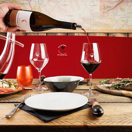Vins De Dagne Hotell